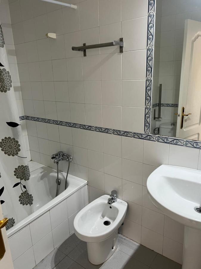 Piso De 3 Dormitorios Con Garaje Jerez de la Frontera Exteriör bild